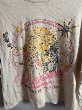 Zutter Dreams Leopard World Tour Graphic Crop T-Shirt